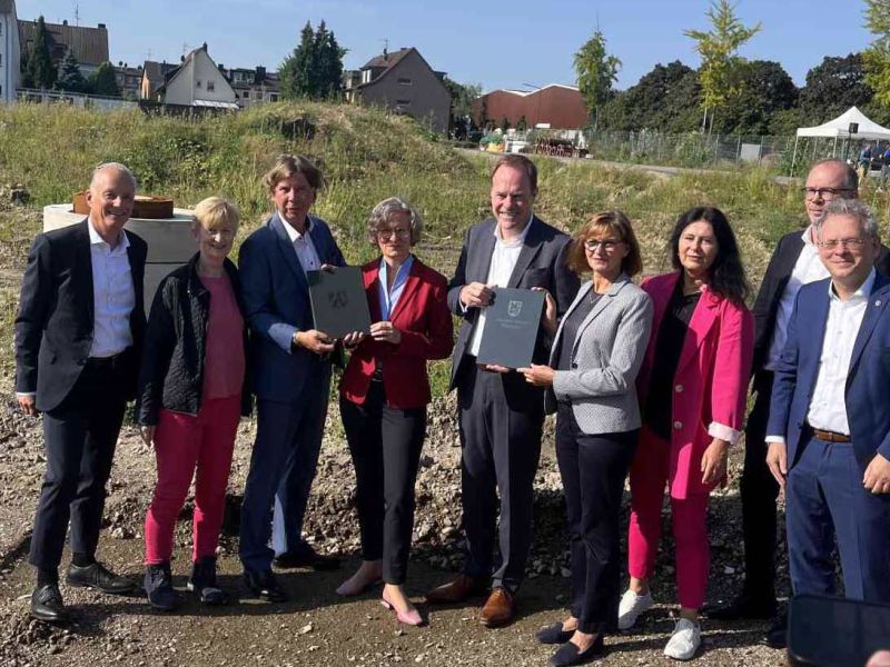 Förderbescheide für Projekt IMPULS in Düsseldorf Lierenfeld überreicht